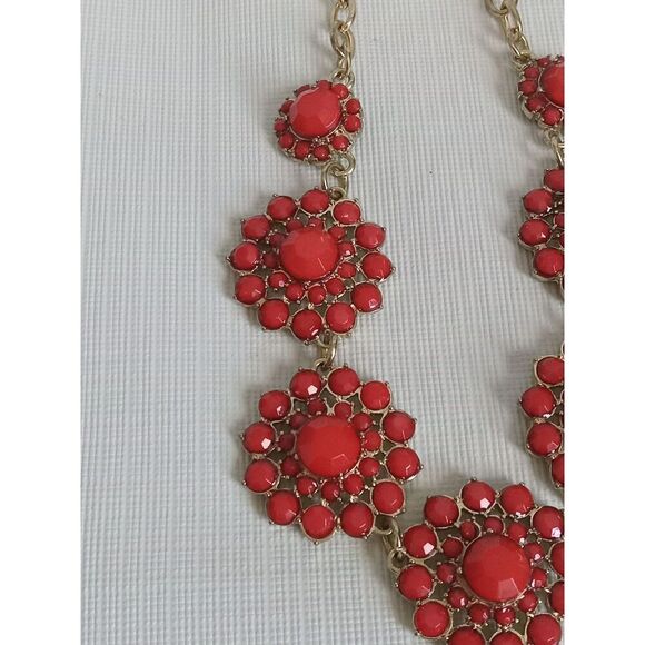 Red & Gold Toned Rhinestone Encrusted Flower Shaped Pendants Statement Necklace - Picture 3 of 11